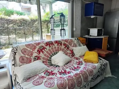 Un ou plusieurs lits dans un hébergement de l'établissement appartement rez de jardin 6 personnes cagnes sur mer 06 piscine et tennis