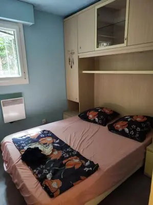 Un ou plusieurs lits dans un hébergement de l'établissement appartement rez de jardin 6 personnes cagnes sur mer 06 piscine et tennis