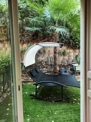 Jardin de l'établissement appartement rez de jardin 6 personnes cagnes sur mer 06 piscine et tennis