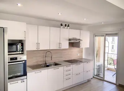 Cuisine ou kitchenette dans l'établissement Residence les Etoiles