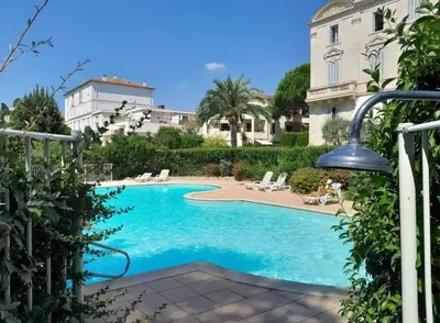 Piscine de l'établissement Appartement 2 pièces dans résidence avec piscine Isola Bella ou située à proximité