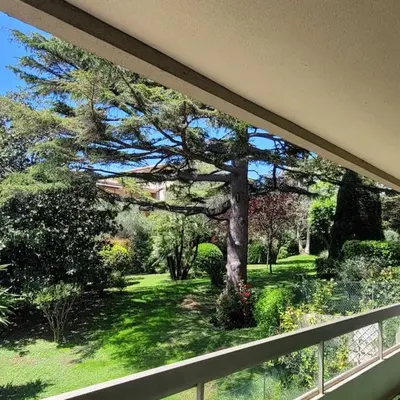 Jardin de l'établissement Cannes centre beau 2 pièces 50 M2 plus terrasse à 12 min plages et Palais au calme