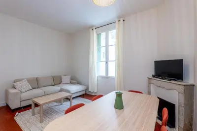 Télévision ou salle de divertissement dans l'établissement Villa CANA