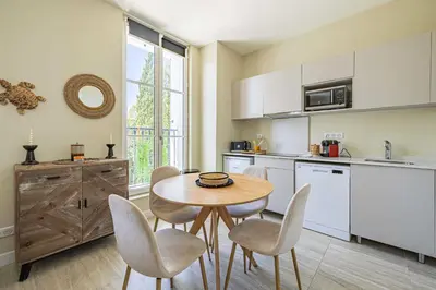 Cuisine ou kitchenette dans l'établissement Quiet and luxurious studio - Cannes Center