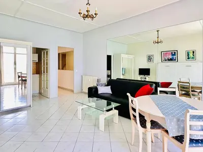Cuisine ou kitchenette dans l'établissement Miramar - Studio Croisette - Vue Mer Panoramique