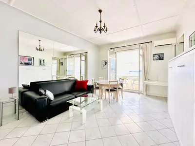 Cuisine ou kitchenette dans l'établissement Miramar - Studio Croisette - Vue Mer Panoramique