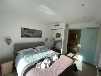 Un ou plusieurs lits dans un hébergement de l'établissement Capleouna-Villa la Cabane