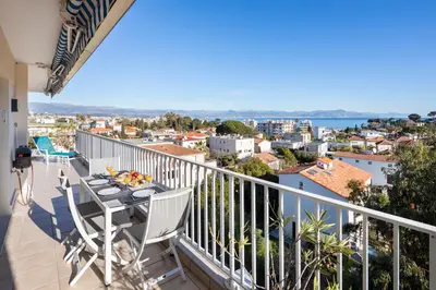 Balcon ou terrasse dans l'établissement Capleouna Le Saint-Alexandre