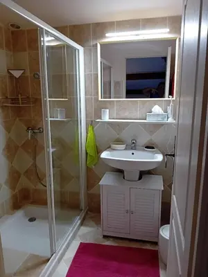 Salle de bains dans l'établissement Villa la Farigoulo