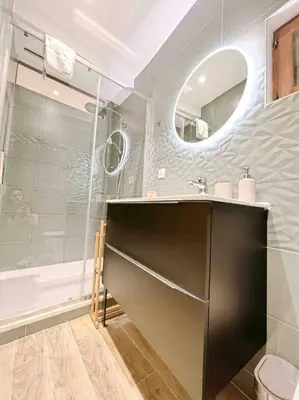 Salle de bains dans l'établissement Le James Close: Apt 4 Prs standing - Vieille Ville