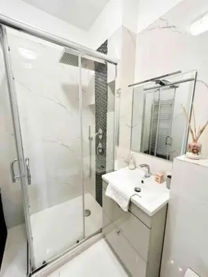 Salle de bains dans l'établissement Il Gioiello : Apt 2 pers, Clim, Piscine, Parking