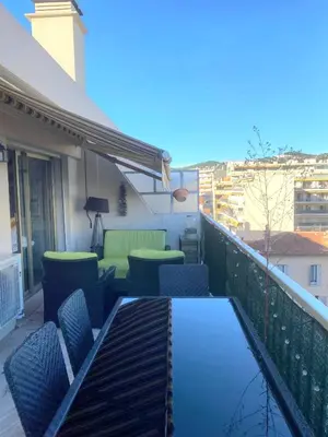 Balcon ou terrasse dans l'établissement Beautiful 28m2 studio with balcony