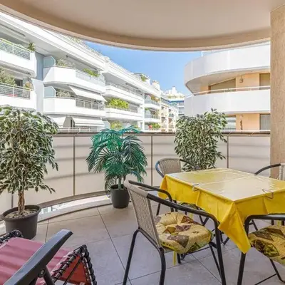 OLD - Center Antibes 2 bedroom modern place