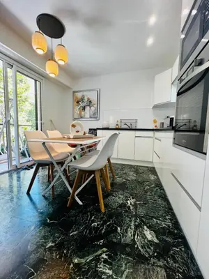 Cuisine ou kitchenette dans l'établissement Brand new 2-bedroom apartment in Antibes with AC and sea view