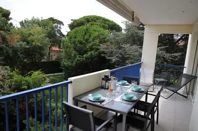 Balcon ou terrasse dans l'établissement Spacious apartment with balcony and sea view