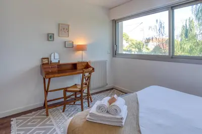 Un ou plusieurs lits dans un hébergement de l'établissement A3 - Staywiz us -2 BDR Sea View 10 min Beach - Parking, Pool & Terrace