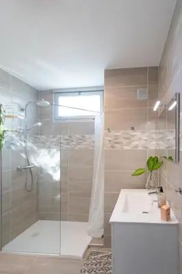 Salle de bains dans l'établissement A3 - Staywiz us -2 BDR Sea View 10 min Beach - Parking, Pool & Terrace