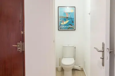 Salle de bains dans l'établissement A3 - Staywiz us -2 BDR Sea View 10 min Beach - Parking, Pool & Terrace