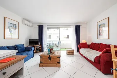 Coin salon dans l'établissement NEW 2 bed apt in Antibes, 5 min walk to the Beach