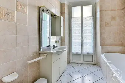 Salle de bains dans l'établissement Mimosa 1