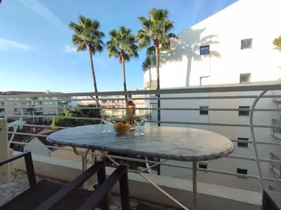 Balcon ou terrasse dans l'établissement Cannes Pointe Croisette T2 plage 2min à pieds 46m2