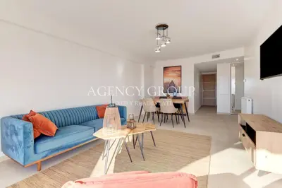 Télévision ou salle de divertissement dans l'établissement Appartement 3P - Vue Mer - Proche de la Croisette