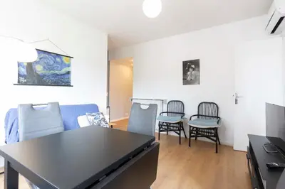Coin salon dans l'établissement Selvosa 1-bedroom apartment heart of Cannes