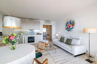 Cuisine ou kitchenette dans l'établissement Emilie - panoramic sea views beach facing paradise