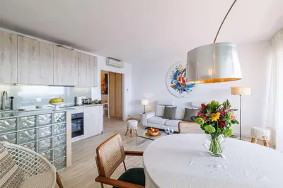 Cuisine ou kitchenette dans l'établissement Emilie - panoramic sea views beach facing paradise