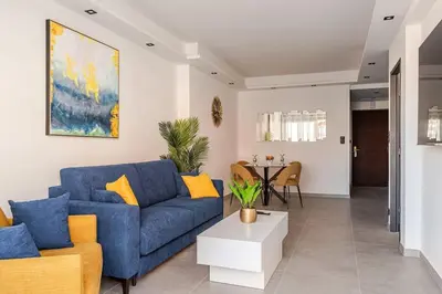 Coin salon dans l'établissement Plage luxe collé à l’hôtel Martinez