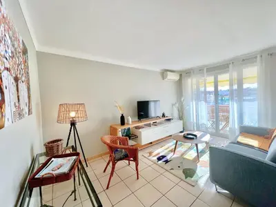 Télévision ou salle de divertissement dans l'établissement Savannah appartement proche Carlton, by Welcome to Cannes