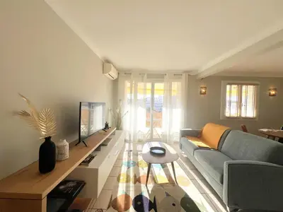 Télévision ou salle de divertissement dans l'établissement Savannah appartement proche Carlton, by Welcome to Cannes