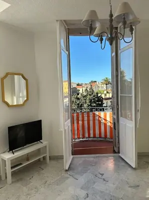 Télévision ou salle de divertissement dans l'établissement Studio 6minutes Croisette cannes