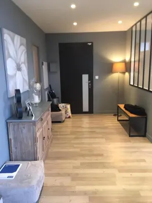 Coin salon dans l'établissement Villa Hélios - Vue Mer et Ville panoramique - Clim - Piscine - Luxe