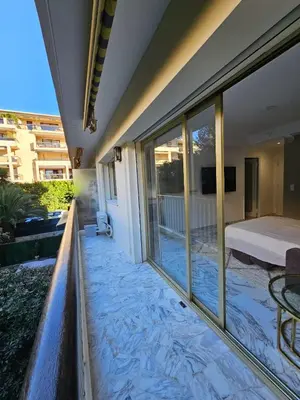 Balcon ou terrasse dans l'établissement Charmant studio centre de Cannes