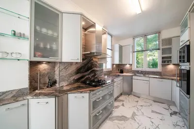 Cuisine ou kitchenette dans l'établissement REF 1981 - Cannes Center - Particular town house for rent