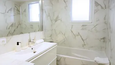 Salle de bains dans l'établissement Proche Centre Ville, T4, Exclusivité Congrès - Palmazur Vacances