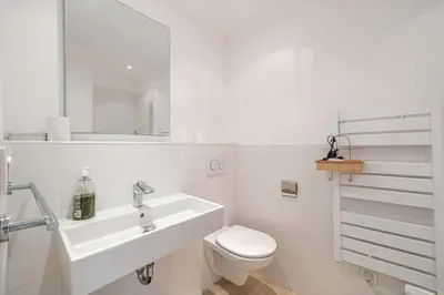 Salle de bains dans l'établissement Charming apartment on Boulevard Alexandre III