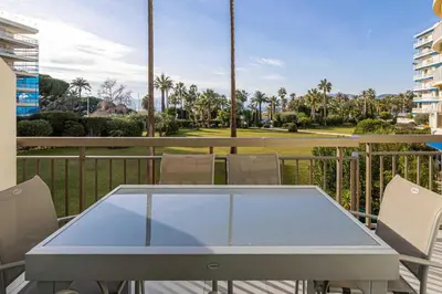 Balcon ou terrasse dans l'établissement Splendid apartment, Sea view, Parking - Croisette