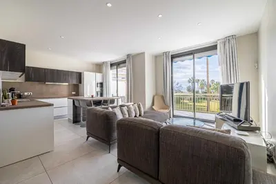 Cuisine ou kitchenette dans l'établissement Splendid apartment, Sea view, Parking - Croisette