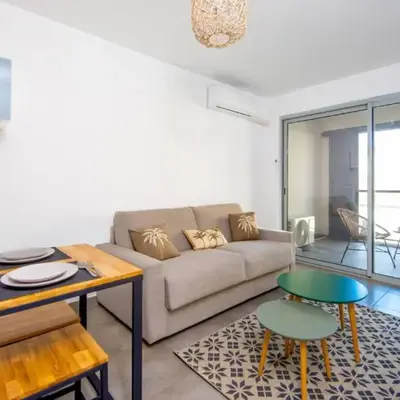 Studio Port Golfe-Juan Parking Wifi Climatisation Terrasse