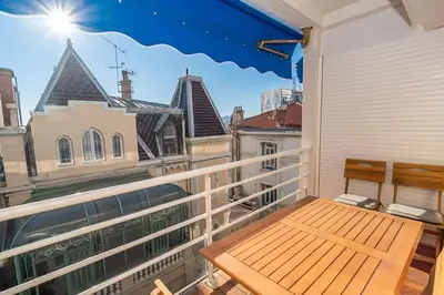 Balcon ou terrasse dans l'établissement 2 BR Croisette balcony & sea view Olam Properties