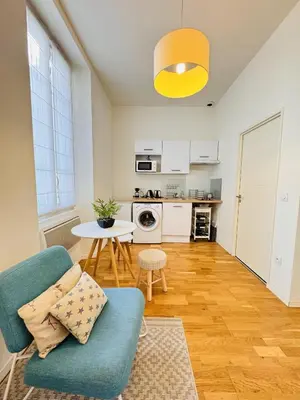 Cuisine ou kitchenette dans l'établissement Studio chaleureux proche croisette Mimont29