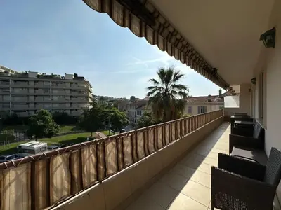 Balcon ou terrasse dans l'établissement A003-Magnifique appartement proche du centre de Cannes