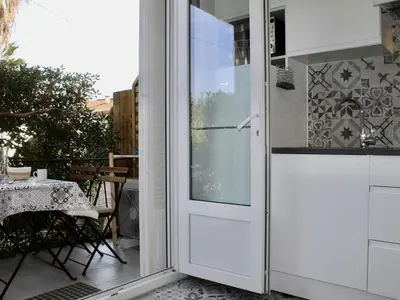 Balcon ou terrasse dans l'établissement Charmant 2P Climatisé, Terrasse et Parking, 4 Couchages - Villeneuve-Loubet - FR-1-252A-115