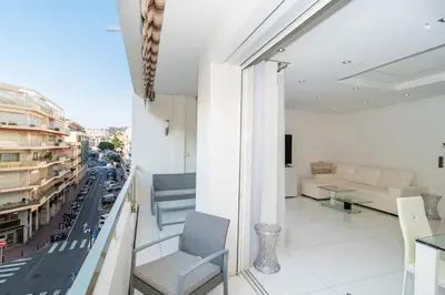 Coin salon dans l'établissement Croisette 1 mn 2 BR w/ terrace Olam Properties