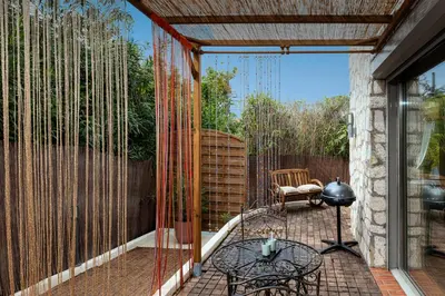 Balcon ou terrasse dans l'établissement La Roulotte du Tzigane