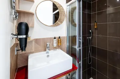 Salle de bains dans l'établissement La Caravane du Touareg