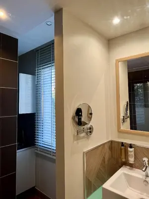 Salle de bains dans l'établissement Mandara Beach Bungalow