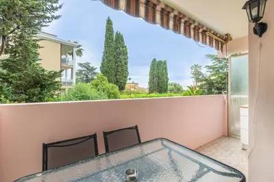 Balcon ou terrasse dans l'établissement Studio avec terrasse vue jardin